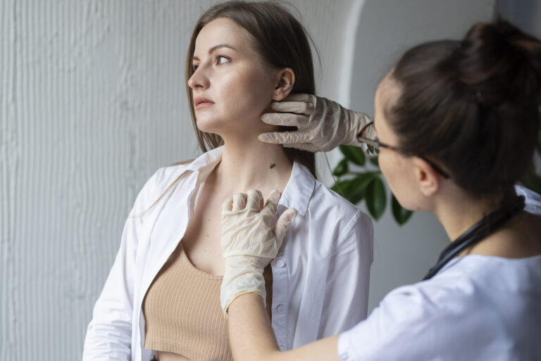 Dermatolog