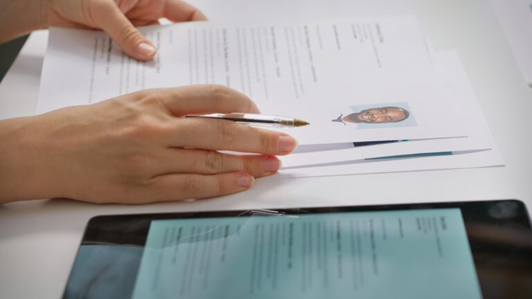 CV’de Fotoğraf Nasıl Olmalı? CV'de Fotoğraf Nasıl Olmalı?