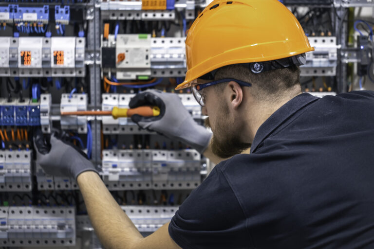 Elektrik Teknisyeni